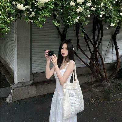 白衣校花与大长腿2